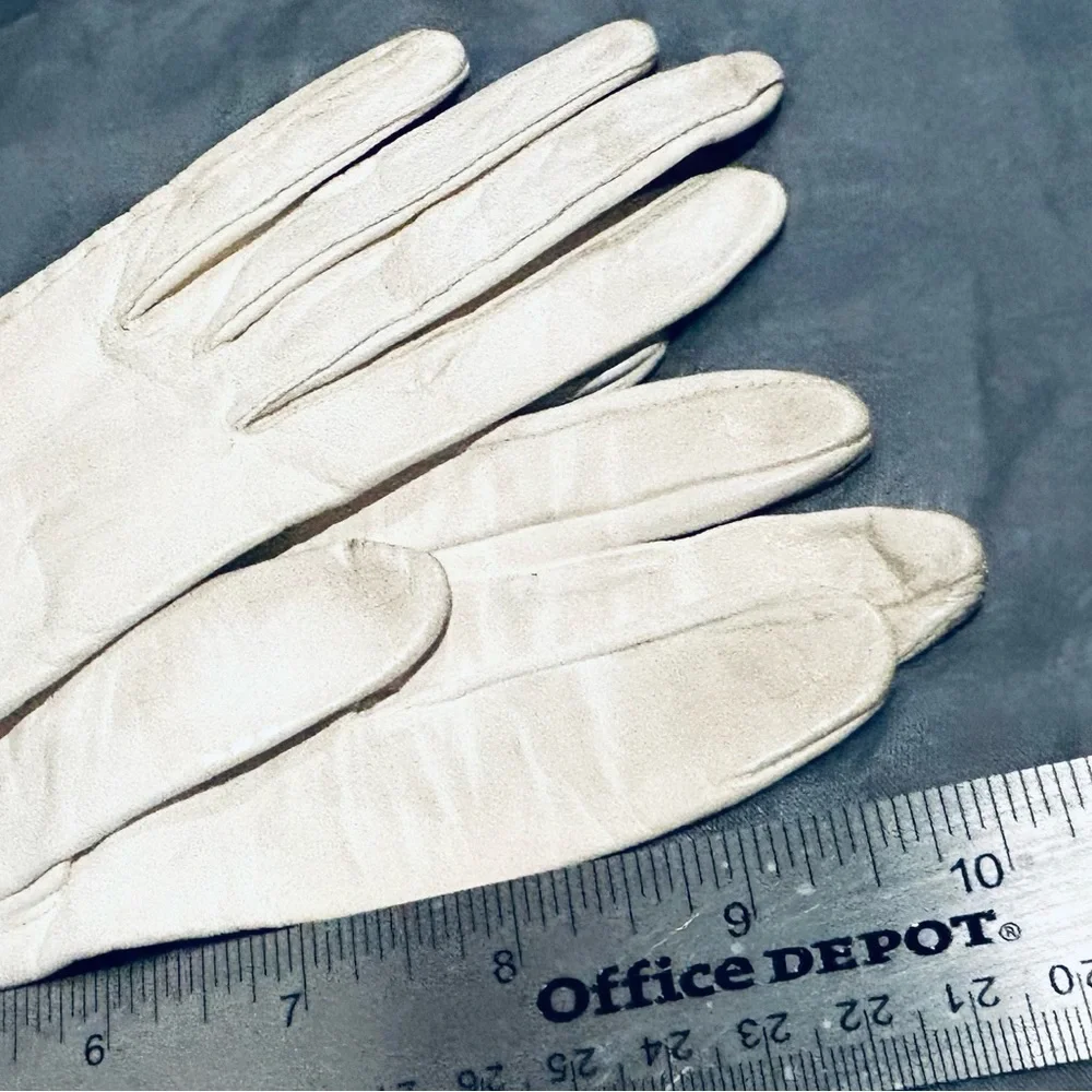 Vintage 50s Ivory White Leather Mid length Gloves size small